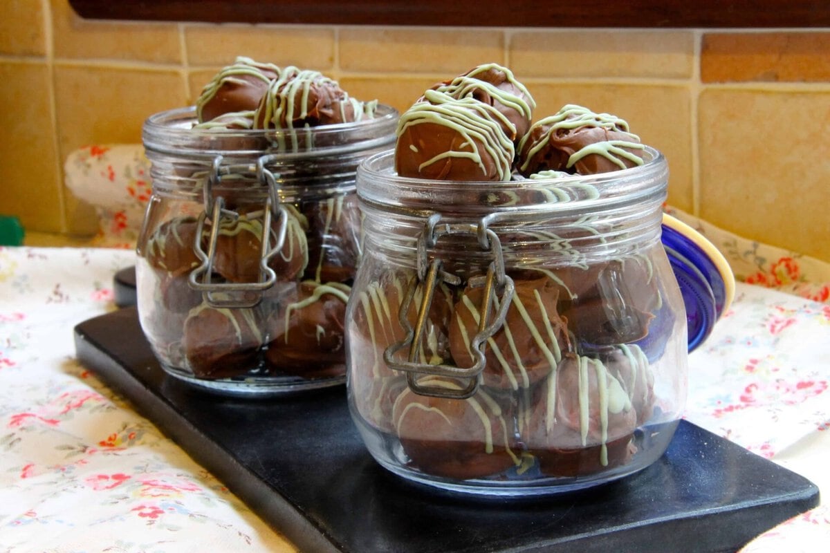 Oreo Chocolate Truffles! Jane's Patisserie