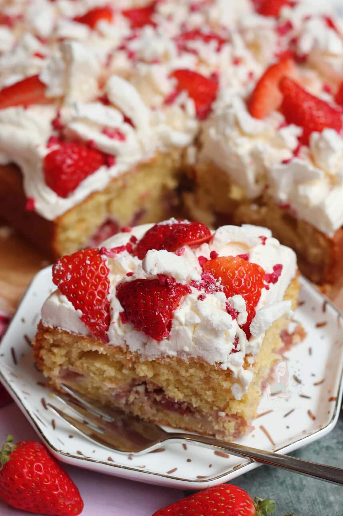 Eton Mess Traybake!