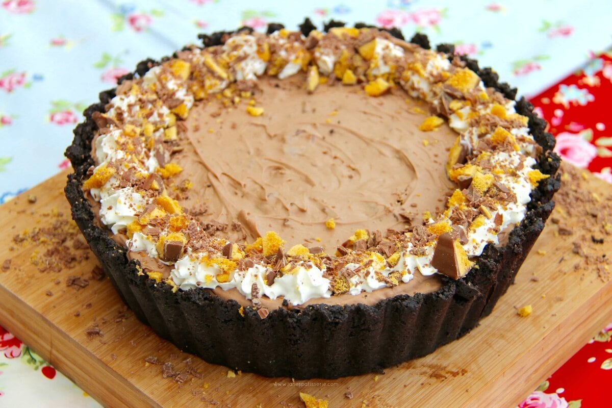 No Bake Honeycomb Crunchie Pie!