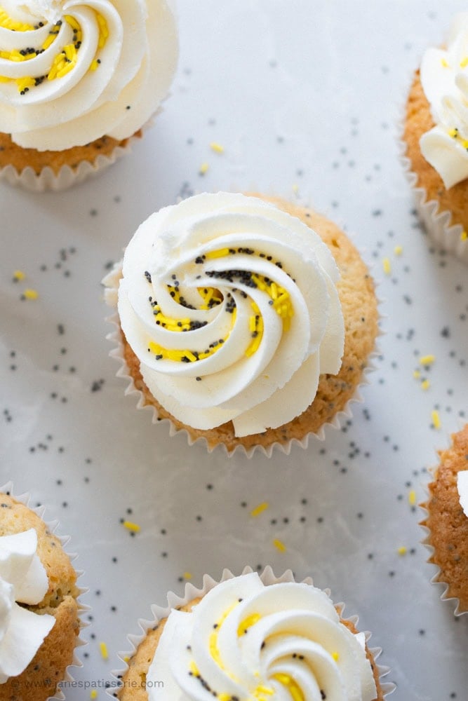 Lemon and poppyseed cupcakes!