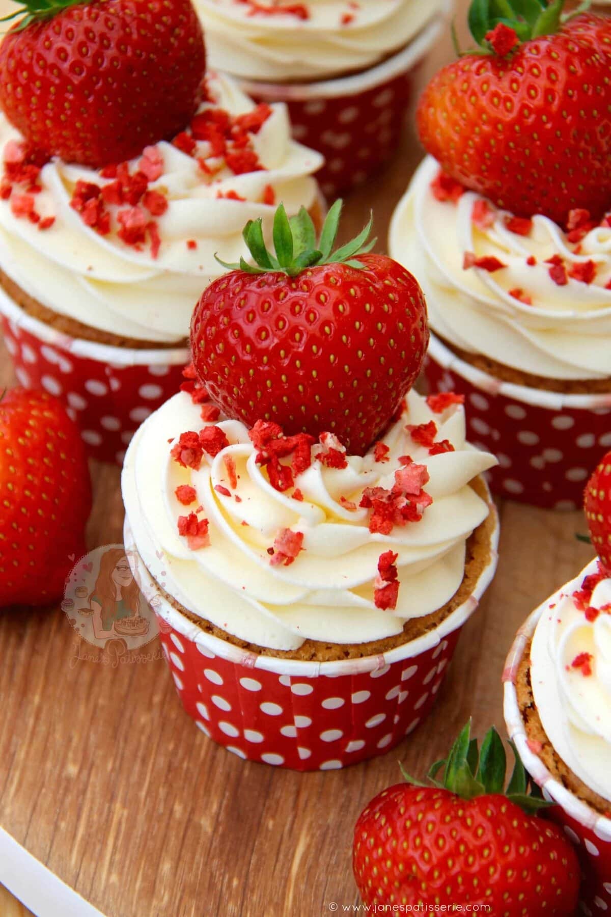 Wimbledon Strawberry Cupcakes!