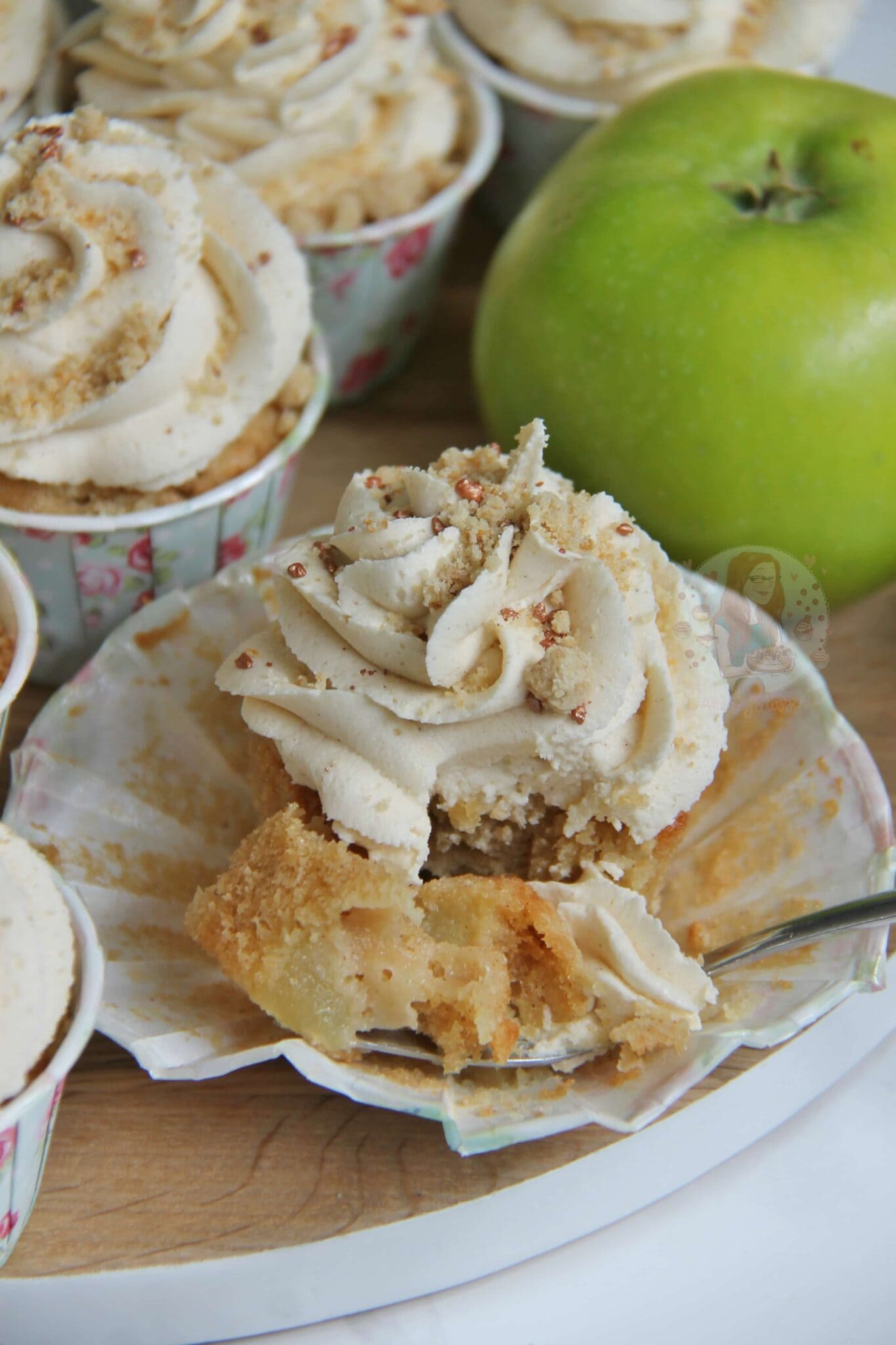 Apple Crumble Cupcakes! Jane's Patisserie