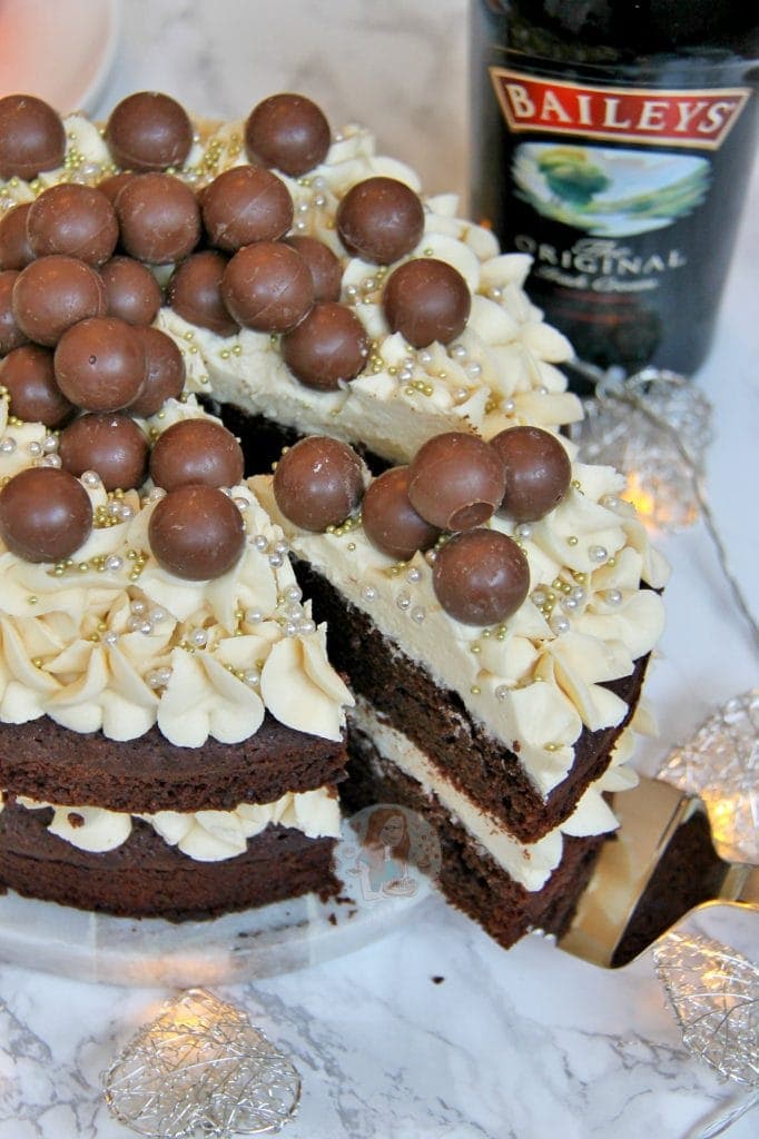 Irish Cream Cake Perfect for St. Patrick's Day - XO, Katie Rosario