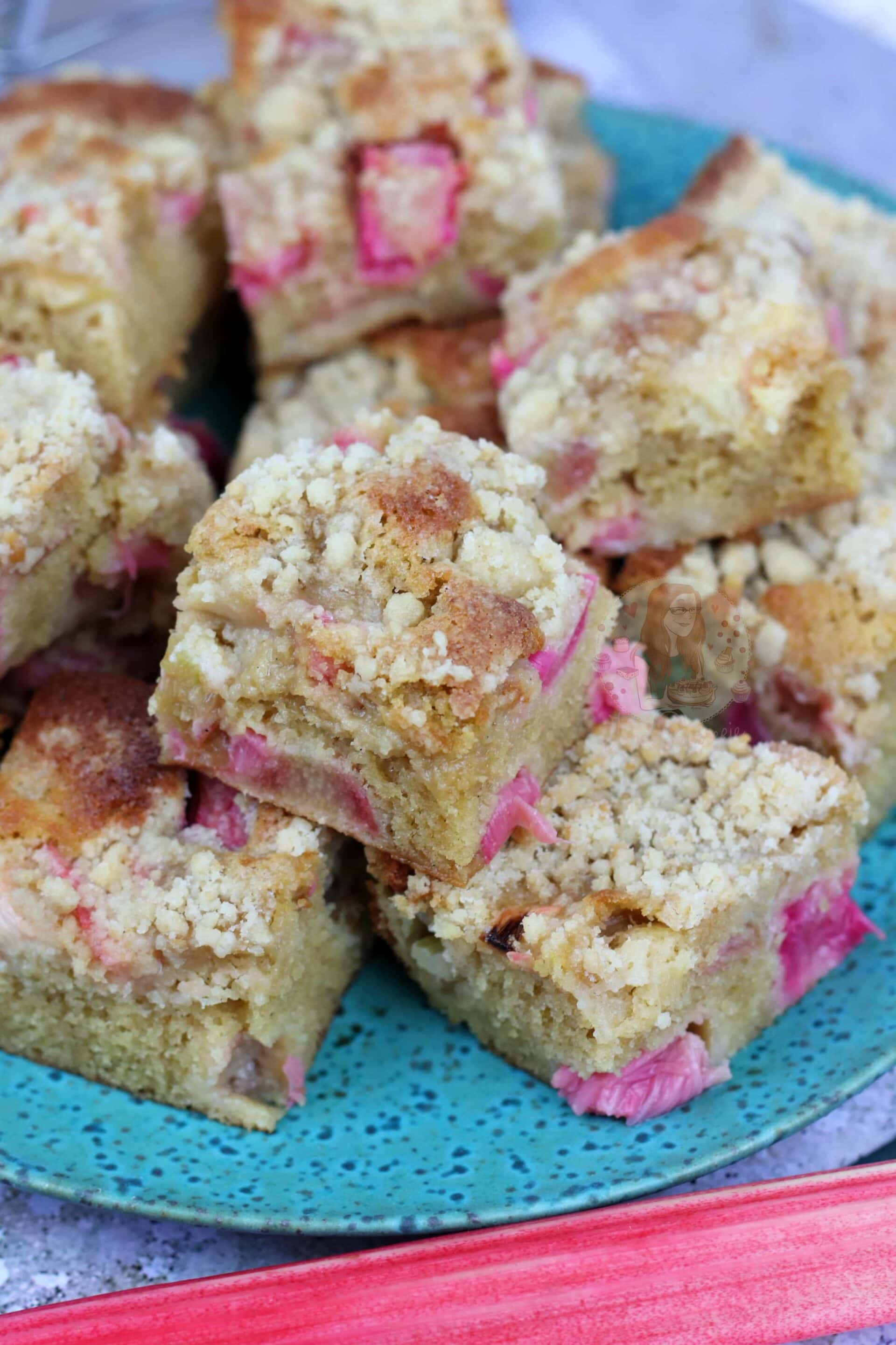 Rhubarb Crumble Cake! Jane's Patisserie