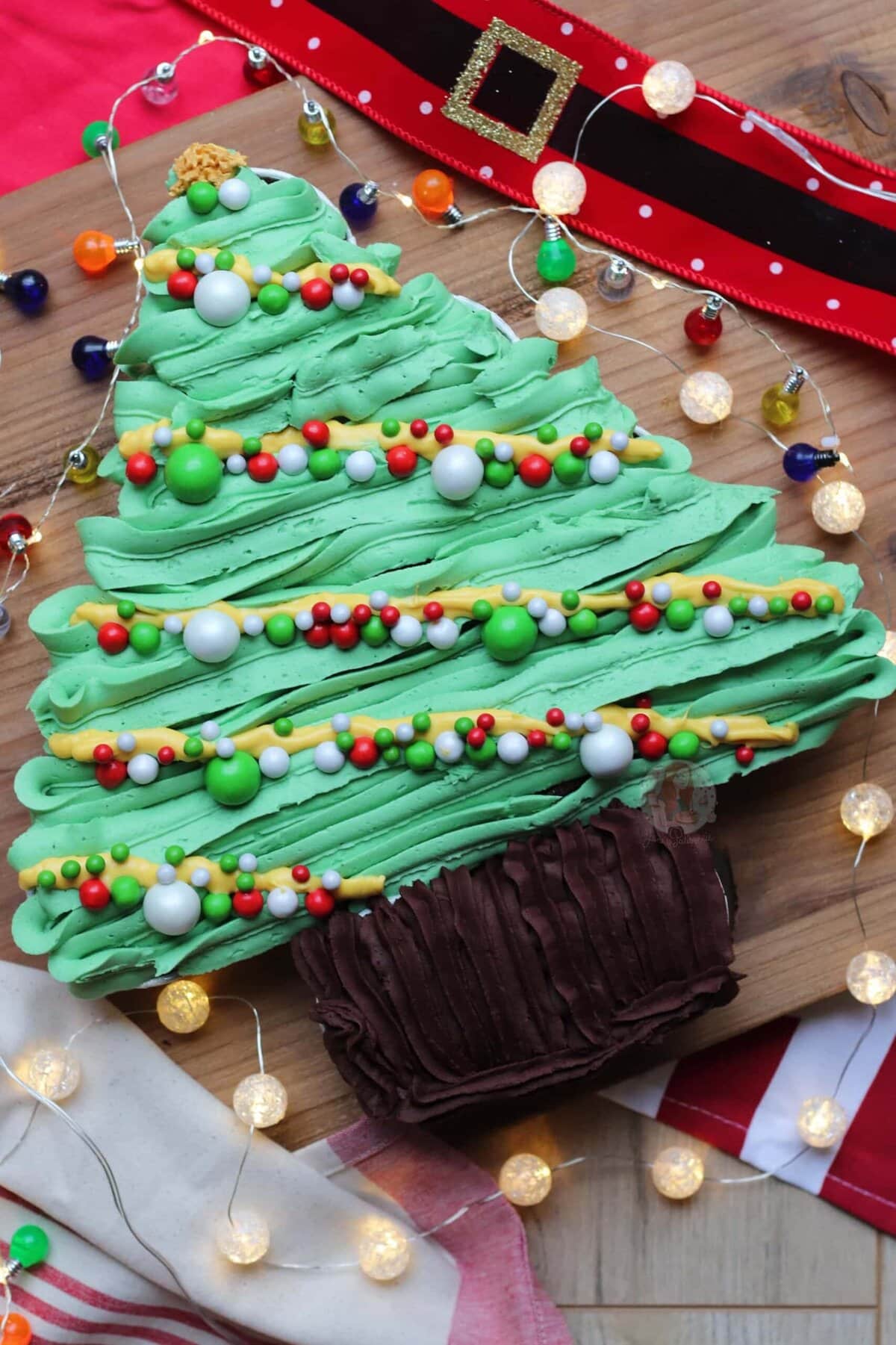 Lacrime e condivisione ricetta di torta per l'albero di Natale
