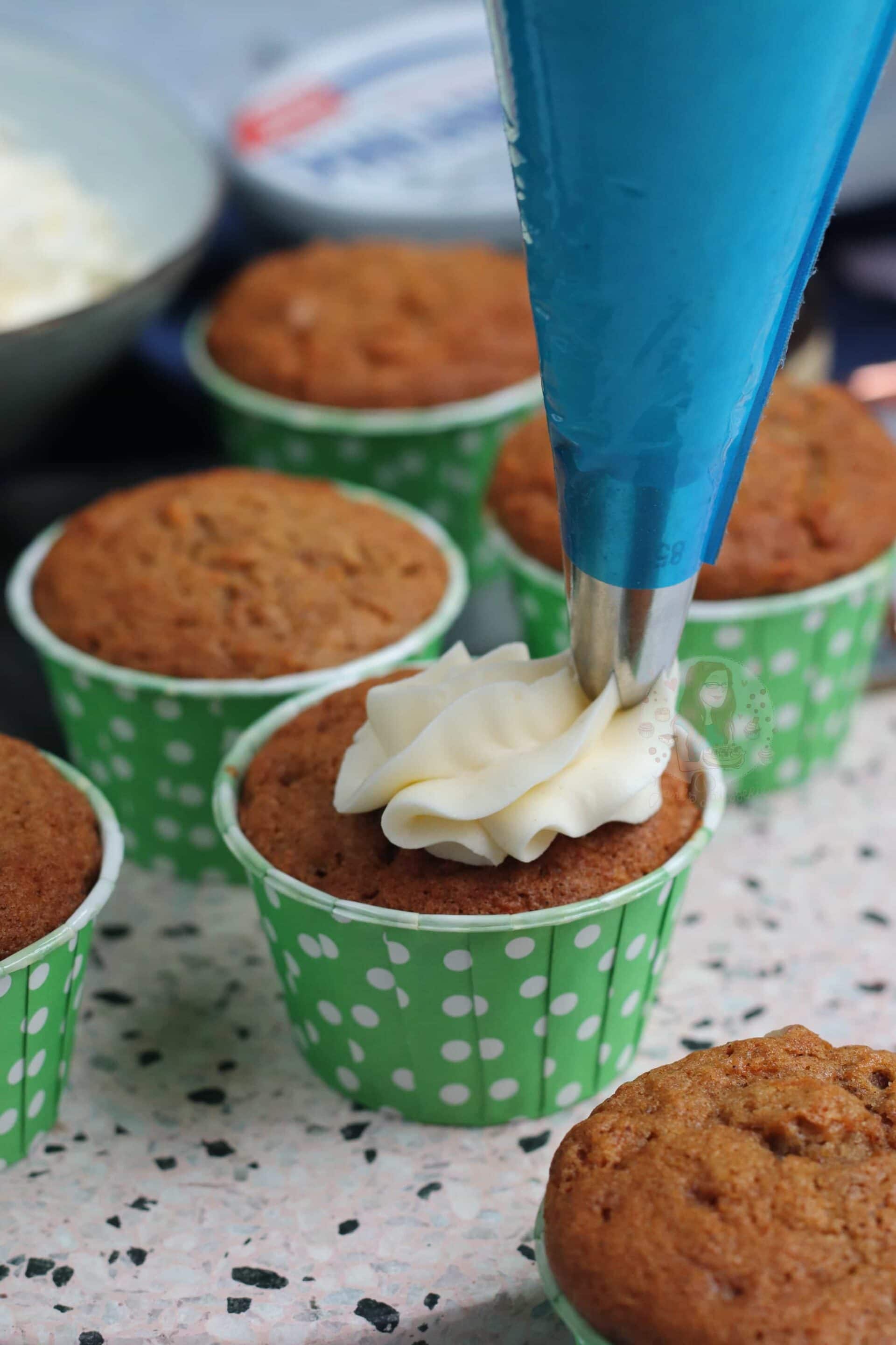 How to Make Cream Cheese Frosting Back to Basics! Jane's Patisserie