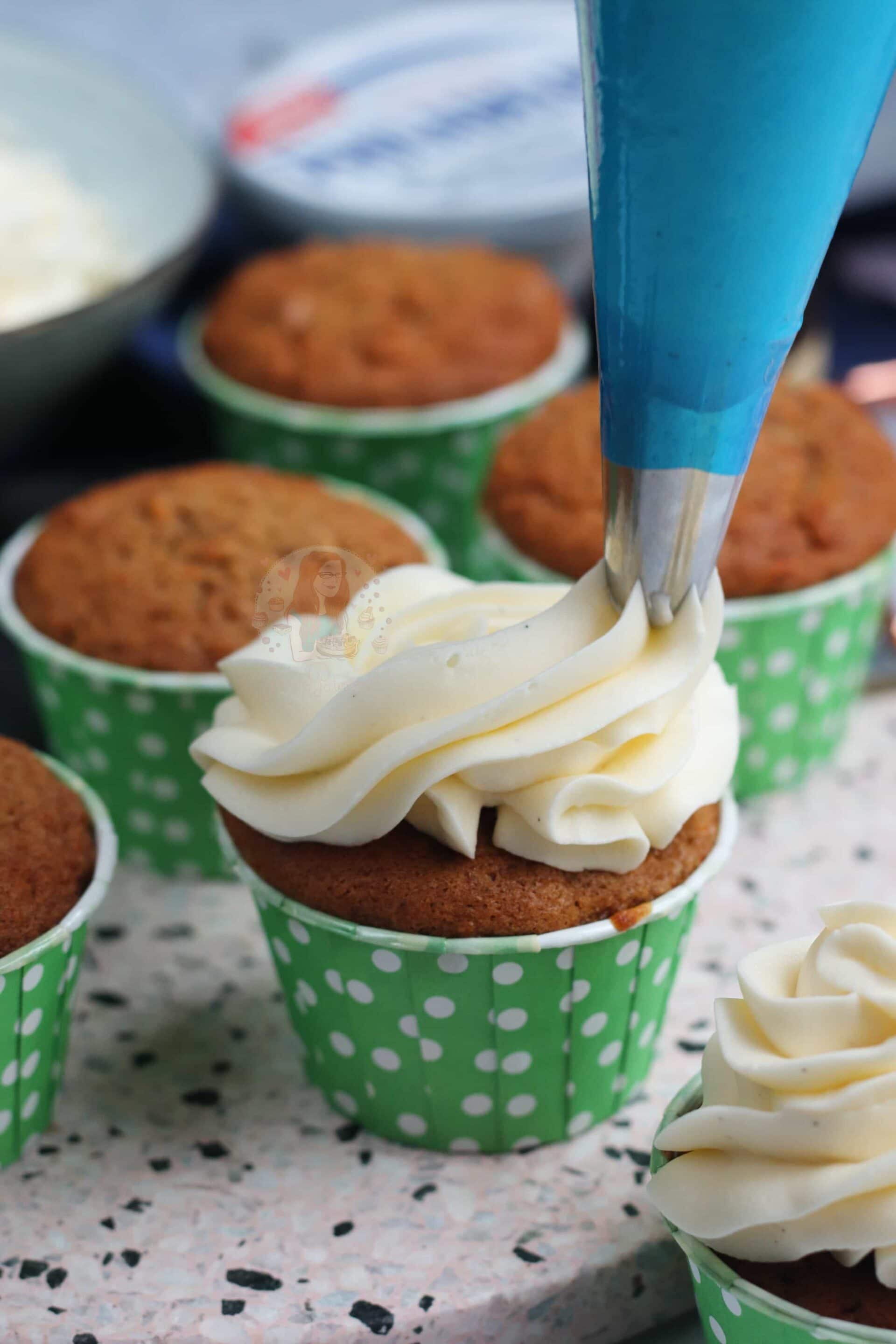 How to Make Cream Cheese Frosting Back to Basics! Jane's Patisserie