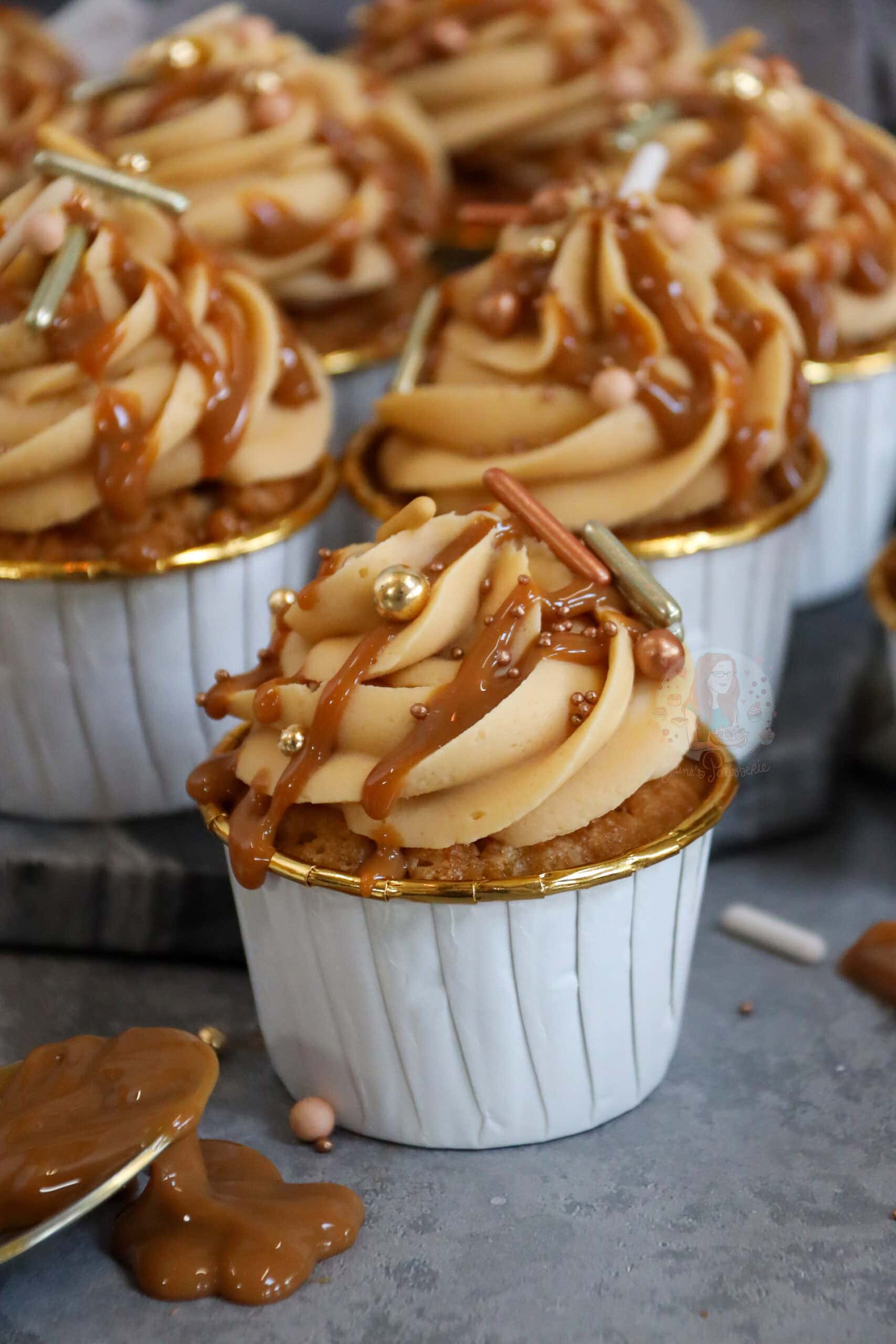 Caramel Cupcake Icing Chocolate Cupcakes With Salted Caramel