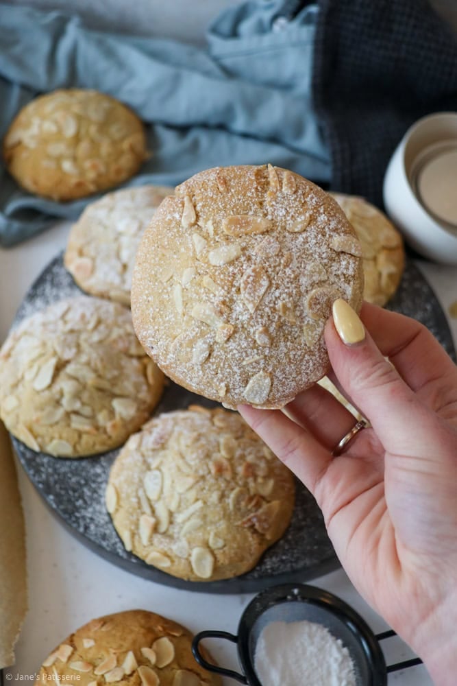 Almond Croissant Cookies!