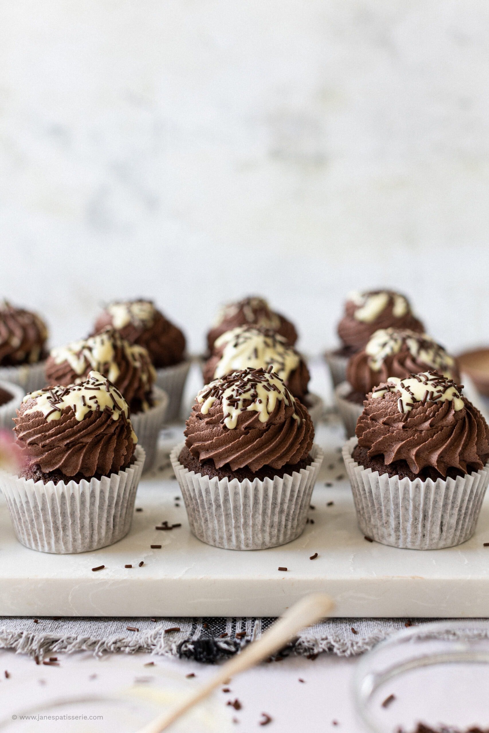 Chocolate Cupcakes! - Jane's Patisserie, image size:1707x2560