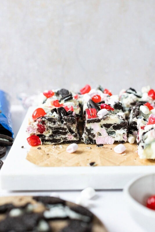 A Oreo Rocky Road traybake cut into slices