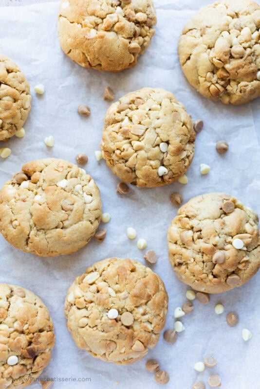 A bunch of Peanut Butter NYC Cookie in rows