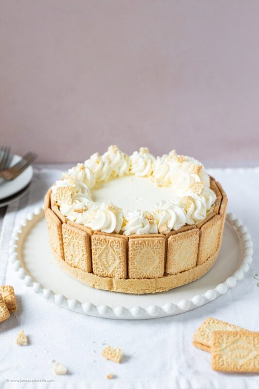 A longshot of a Custard Cream cheesecake