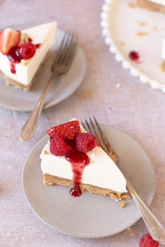A slice of Champagne Cheesecake on a plate