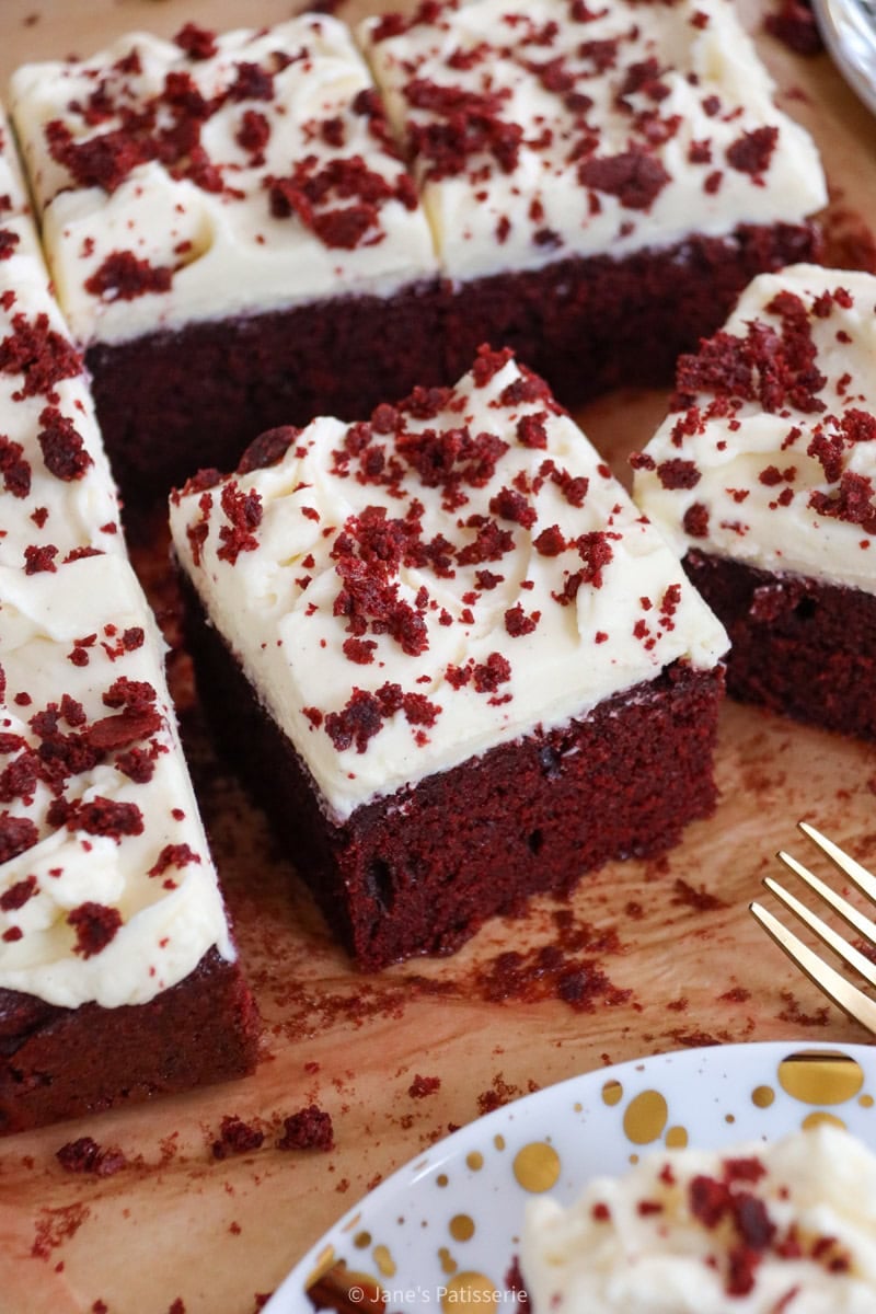 Red Velvet Traybake Cake Recipe!